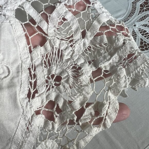 Vintage Crochet Tape Lace Dinner Napkin Table Topper Doily Basket Liner - Picture 7 of 12
